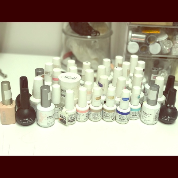 Assorted color gel nail polish bottles - Picture 1 of 4